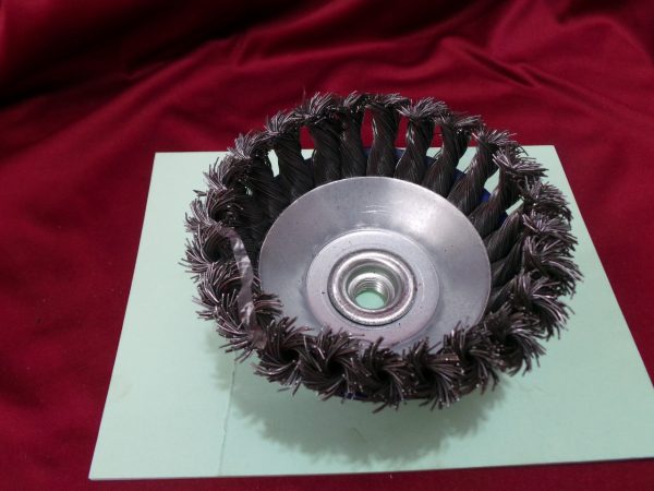 Steel Wirebrush 4" M14